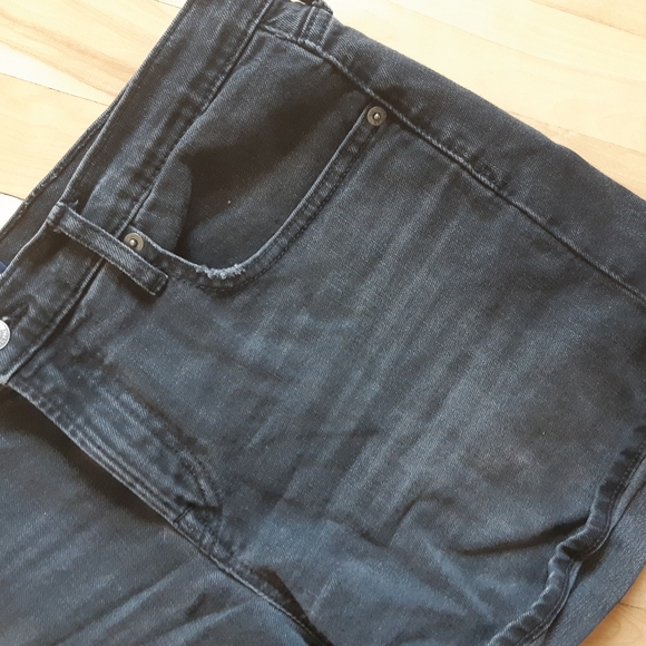 GAP Strech Jeans Short 3" Mid-Rise - Picture 2 of 5